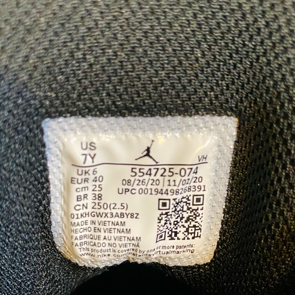 Air Jordan 1 Mid 'Banned' Shoes Size 7Y - Picture 8 of 8